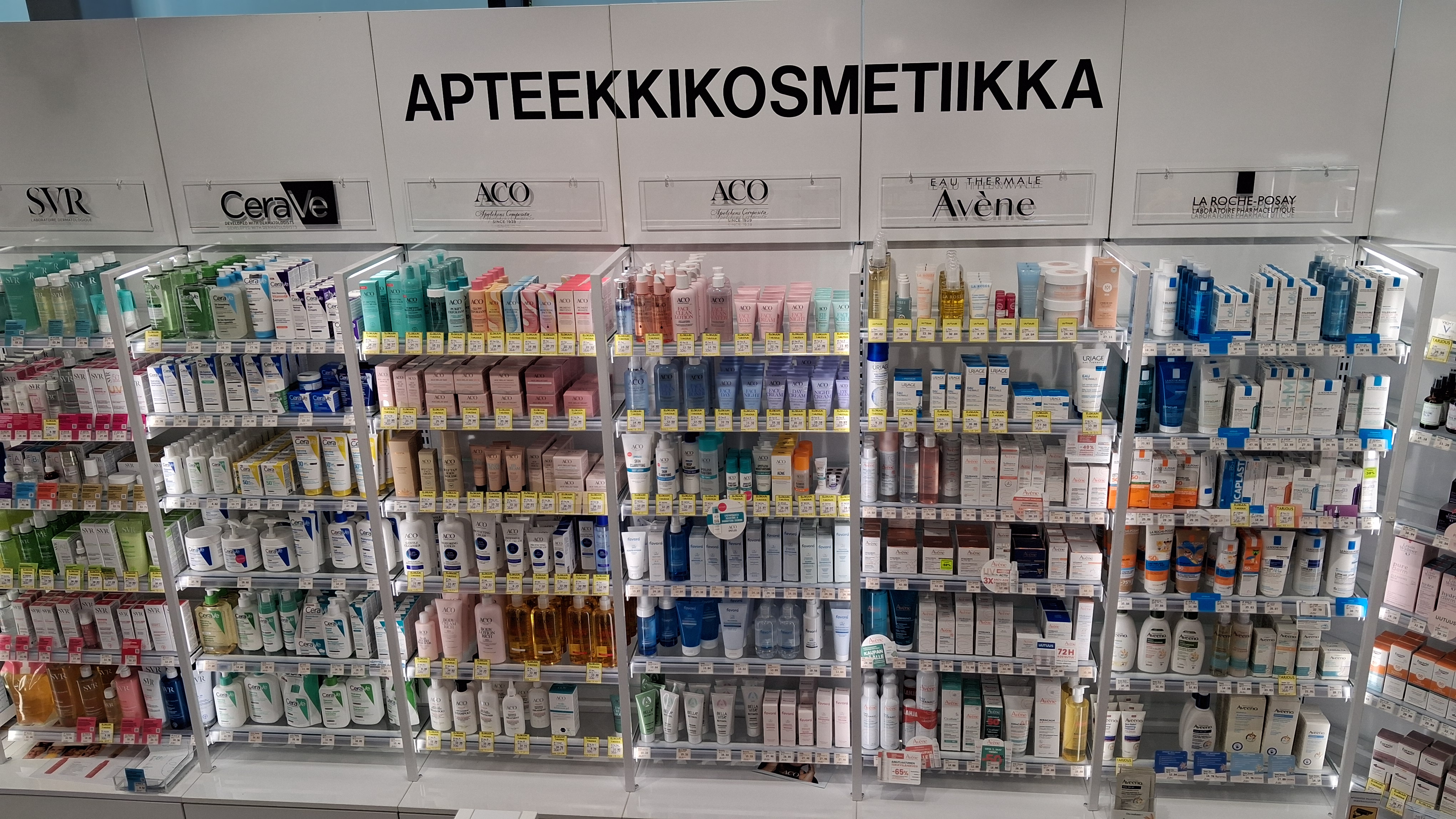 Jukolan apteekin kosmetiikkatuotteita